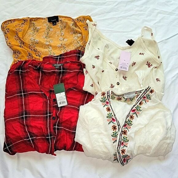 Bundle of Four Women's Tops Size S - Picture 1 of 8